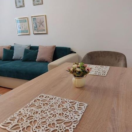 Garsoniera Centrala Renovata 부쿠레슈티 외부 사진
