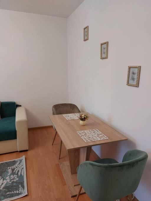 Garsoniera Centrala Renovata 부쿠레슈티 외부 사진